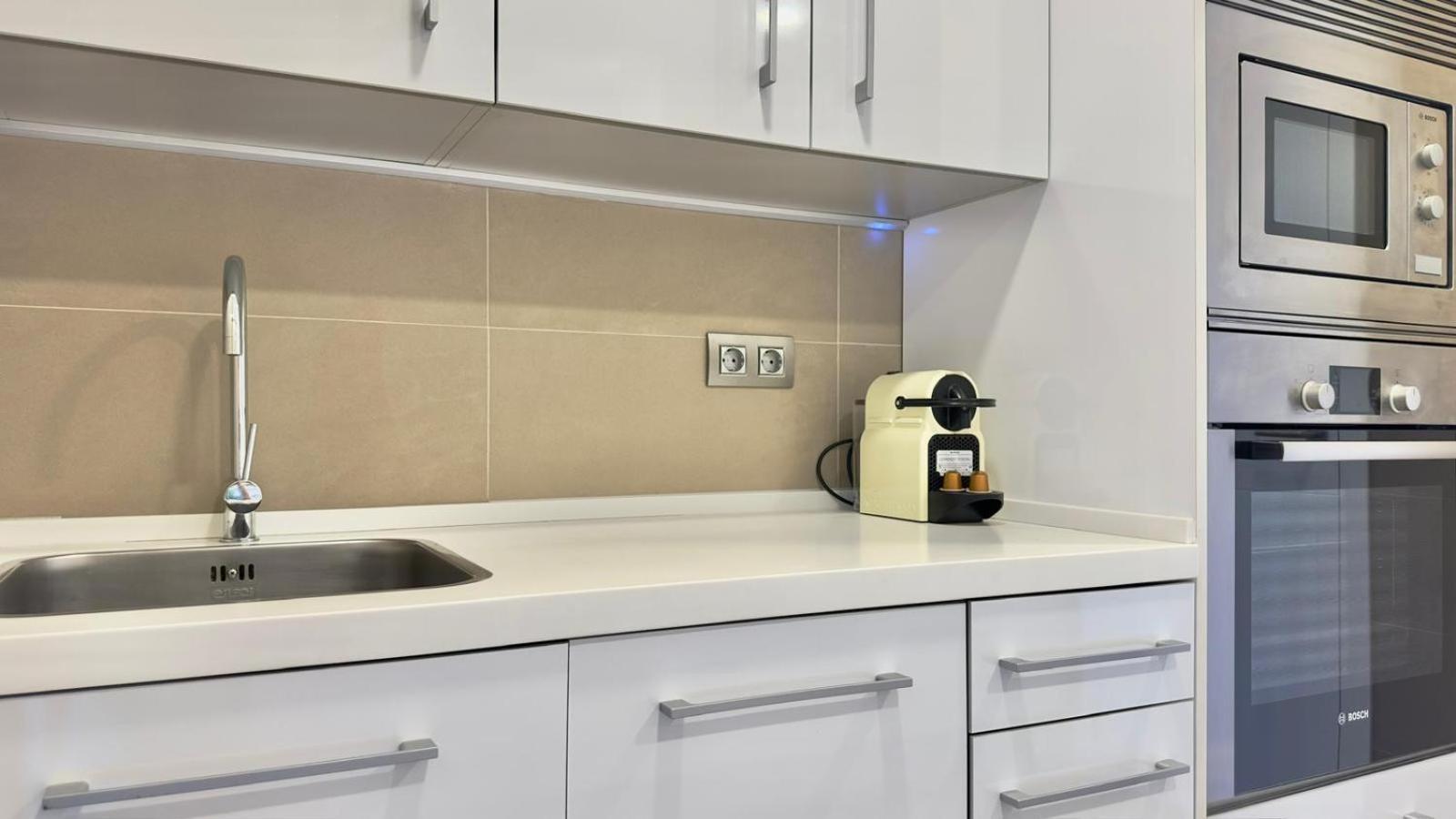 Intempo Residence By Leo Apartments ベニドルム 部屋 写真